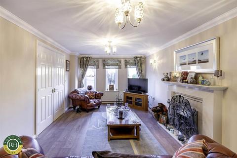 52 Aintree Drive, Balby, Doncaster, DN4 8TU