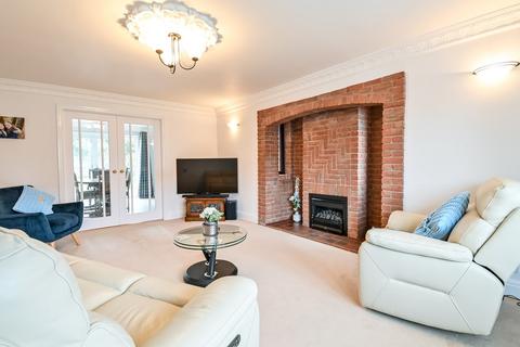 2 Willow Close, Lichfield, WS13 8RW
