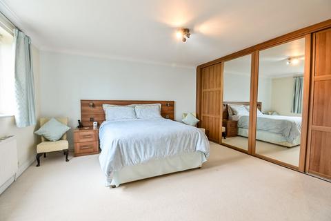 2 Willow Close, Lichfield, WS13 8RW
