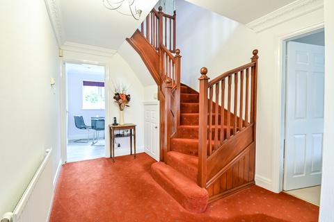 2 Willow Close, Lichfield, WS13 8RW