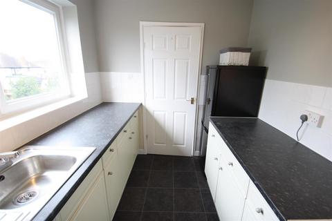 2 bedroom flat for sale, Westleigh Avenue, Leigh-On-Sea