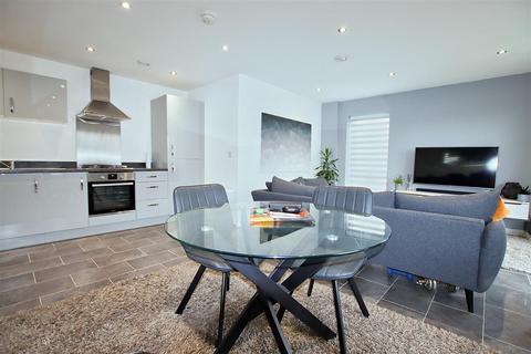 2 bedroom flat for sale, Affinity Place, Elstree Way, Borehamwood