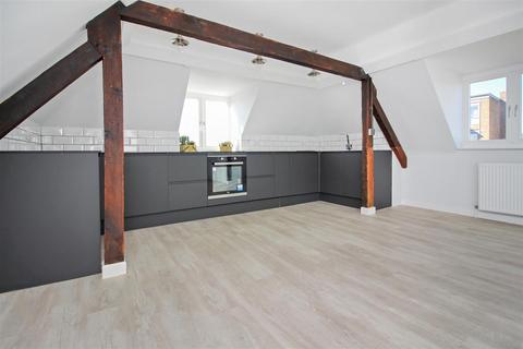 1 bedroom penthouse to rent, Becket Mews, Canterbury