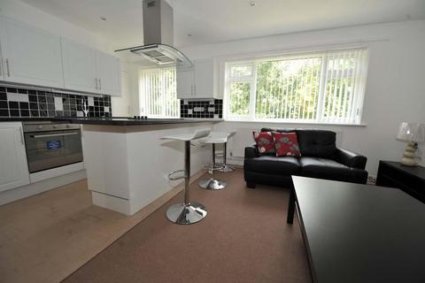 3 bedroom flat to rent, Lime Kiln Road, Canterbury