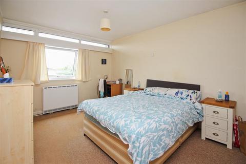 2 bedroom flat to rent, New Dover Road, Canterbury