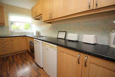 4 bedroom semi-detached house to rent - Kemsing Gardens, Canterbury