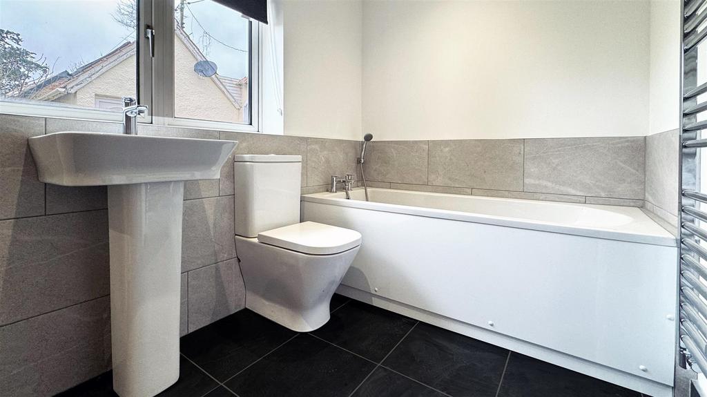 Barnstaple EX31 3 bed house to rent £1,500 pcm (£346 pw)