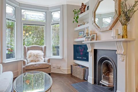 72 Clacton Road, London, E17 8AR