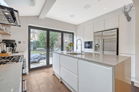 72 Clacton Road, London, E17 8AR