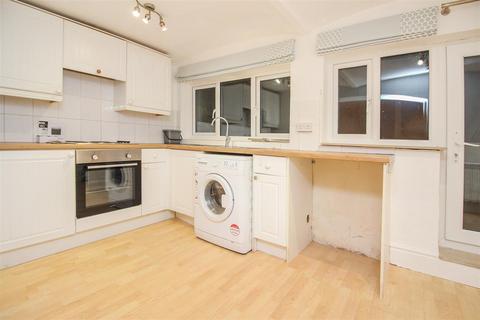 Studio to rent, Old Dover Road, Canterbury