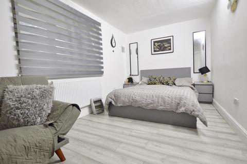 2 bedroom flat for sale, Cruikshank Road, Stratford