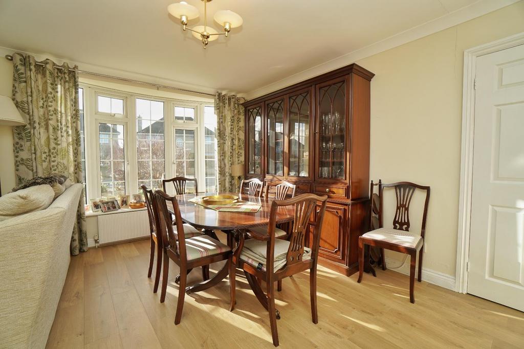 Dining Lounge