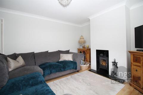 3 bedroom duplex for sale, Queensway, Ongar