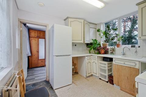 2 bedroom maisonette for sale, Vincent Gardens, London, NW2