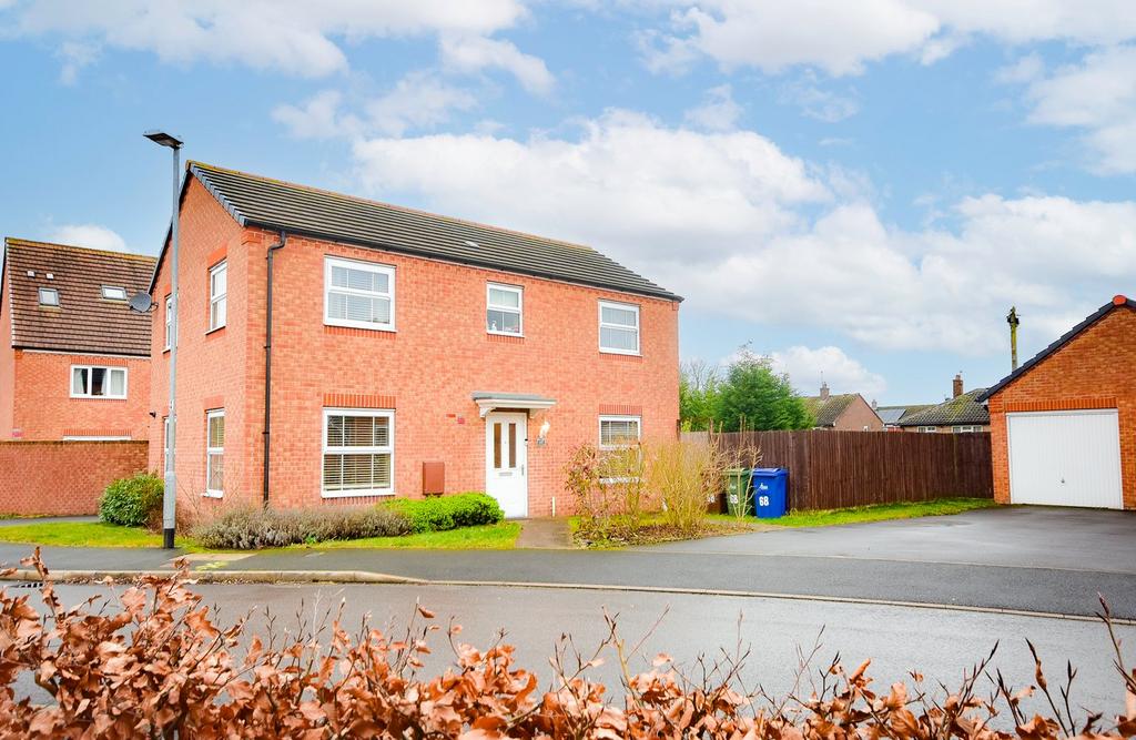 Willow Road, Norton Canes, Cannock, WS11 4 bed detached house for sale £315,000