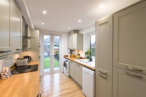 21 Albert Road North, Reigate, RH2 9EG