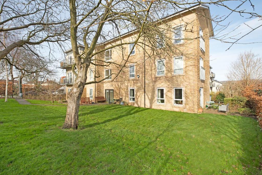 Emmandjay Court