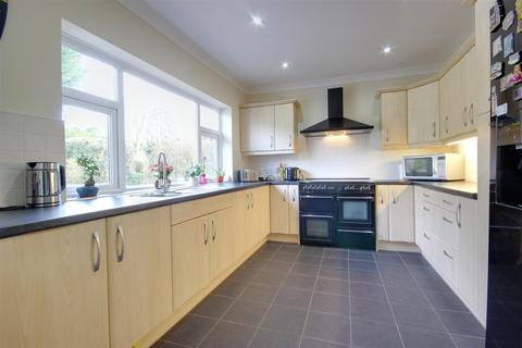 4 bedroom detached house for sale, Sands Lane, Elloughton