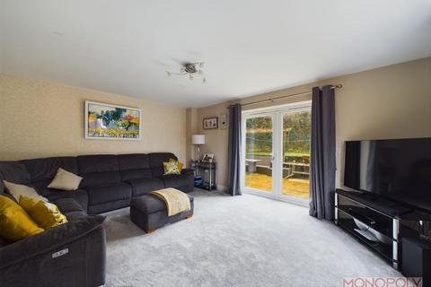 4 bedroom detached house for sale, Village Close, Flint Mountain, Flint