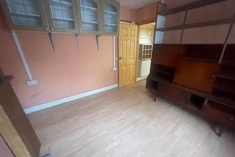 45 Brynsierfel, Llanelli, SA14 9EG
