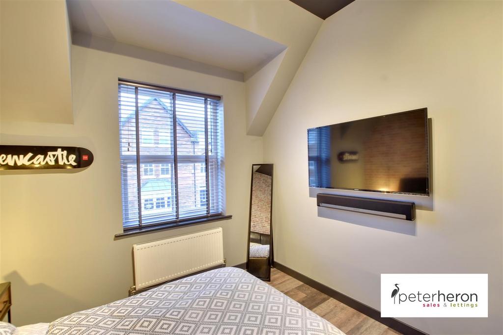Bedroom 1 (front)