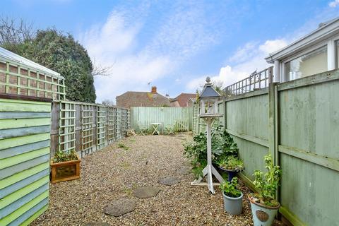 16 Rye Walk, Herne Bay, CT6 7XD