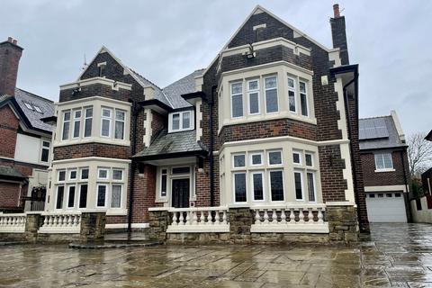4 bedroom detached house for sale, North Park Drive, Blackpool FY3