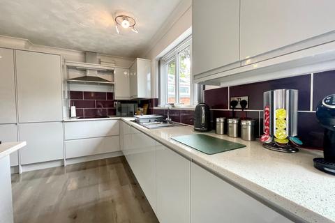 5 Beech Wood Close, Walsall, WS3 3PL