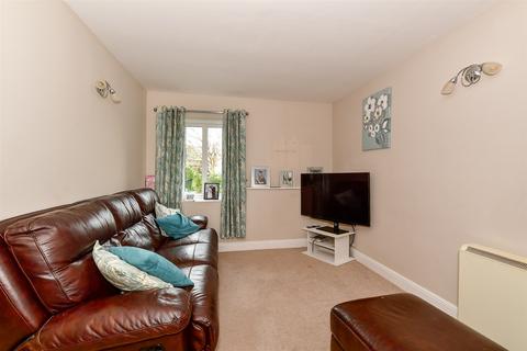 2 bedroom flat for sale, Carpenters Lane, Hadlow, Tonbridge, Kent