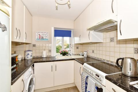 2 bedroom flat for sale, Carpenters Lane, Hadlow, Tonbridge, Kent