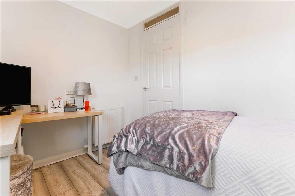 Bedroom Three (2)
