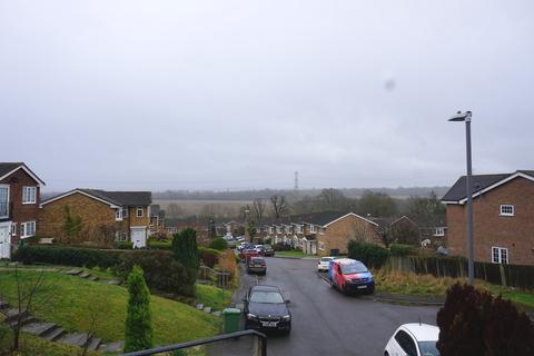 20b Leas Close, Chessington, KT9 2EQ