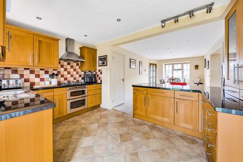 3 bedroom end of terrace house for sale - Chestnut Walk, Pulborough