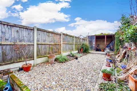 16 Durlock, Minster, Ramsgate, CT12 4HE