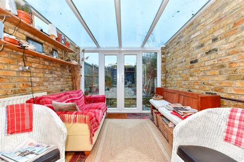 16 Durlock, Minster, Ramsgate, CT12 4HE