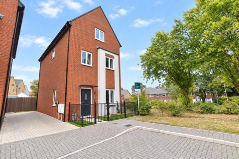 4 bedroom detached house for sale, Brampton View, Hampshire GU14