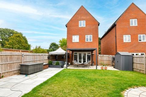 4 bedroom detached house for sale, Brampton View, Hampshire GU14