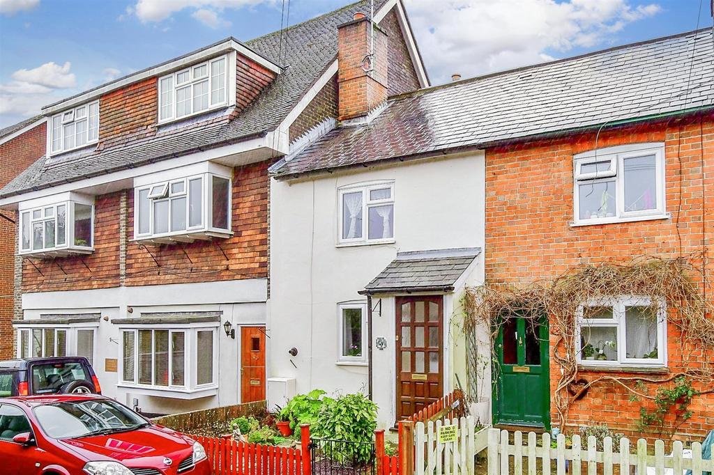 Maypole Road, East Grinstead, West Sussex 2 bed cottage for sale £325,000