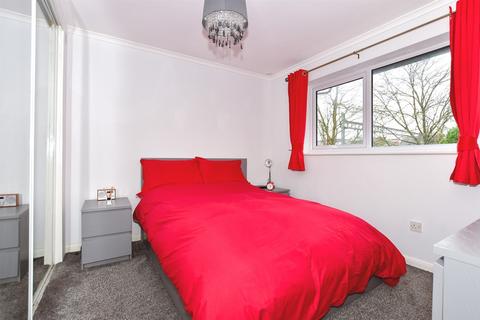 1 bedroom ground floor maisonette for sale, Oak Road, Harold Wood, Essex