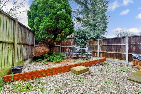 1 bedroom ground floor maisonette for sale, Oak Road, Harold Wood, Essex