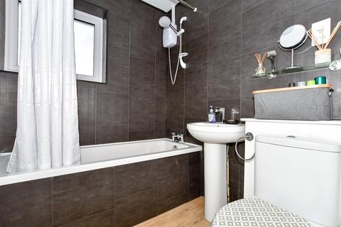29 Oak Road, Romford, RM3 0PH