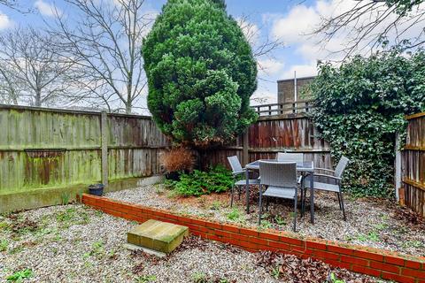 29 Oak Road, Romford, RM3 0PH