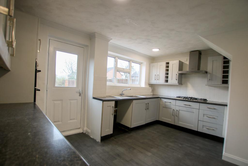 Lower Brownhill Road, Southampton 3 bed terraced house for sale £265,000