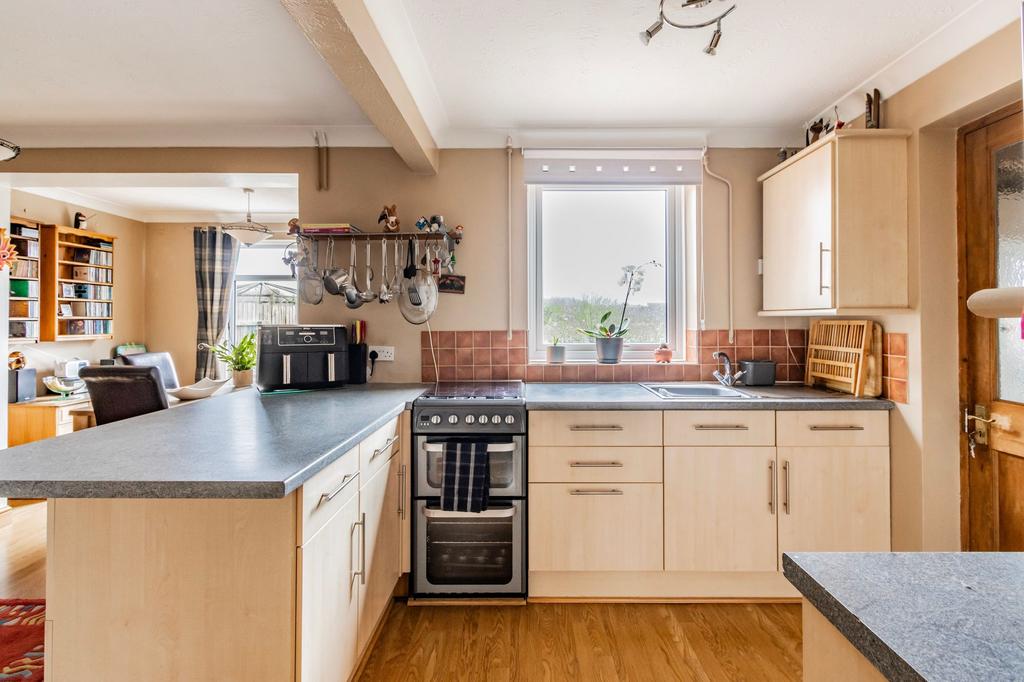 Massingham Road, Norwich, NR3 3 bed semidetached house for sale £290,000