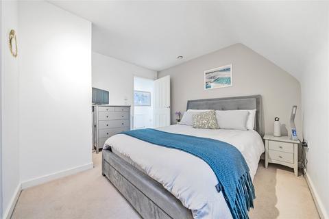 1 bedroom flat for sale, Molesey Road, Hersham, Surrey, KT12