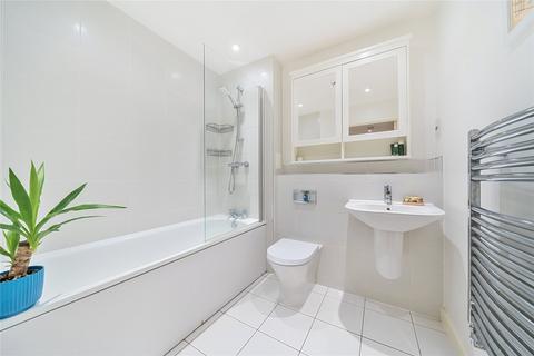 1 bedroom flat for sale, Molesey Road, Hersham, Surrey, KT12