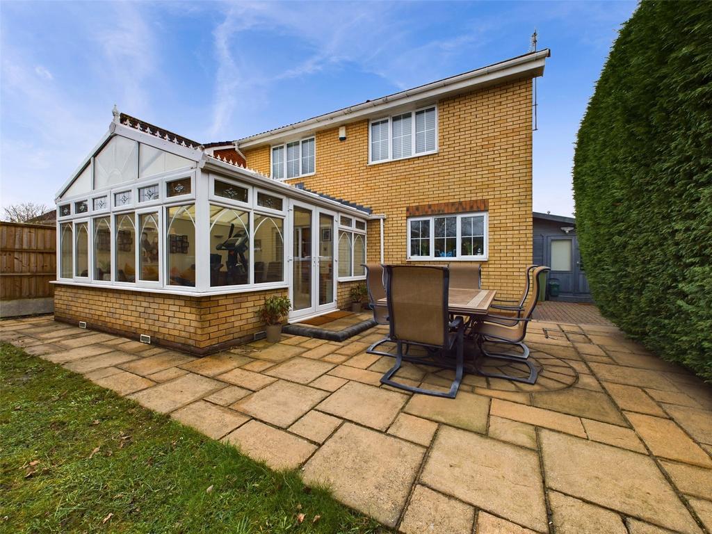 Coburg Lane, Great Berry, Langdon Hills, Essex, SS16 4 bed detached