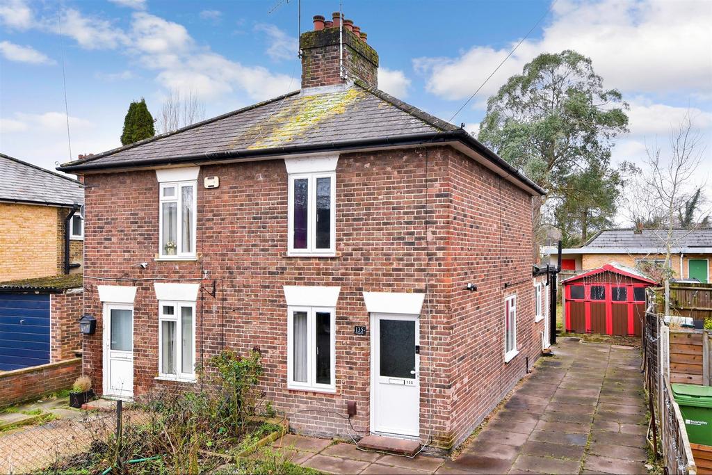 Kingston Road, Leatherhead, Surrey 2 bed semidetached house for sale