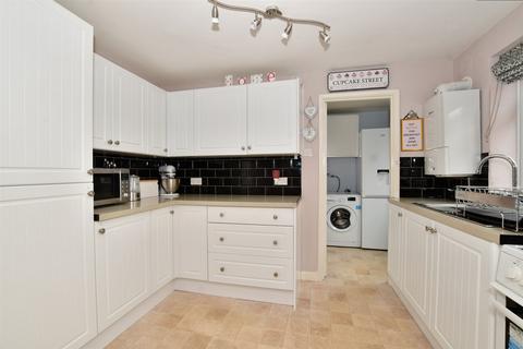 135 Kingston Road, Leatherhead, KT22 7NT