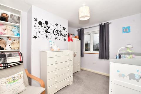 135 Kingston Road, Leatherhead, KT22 7NT